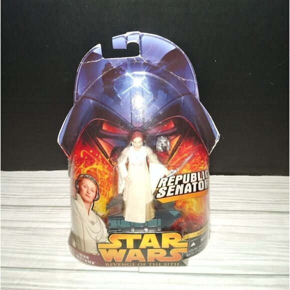 Hasbro Star Wars: Revenge of the Sith Mon Mothma Republic Senator Action Figure - Picture 7 of 8
